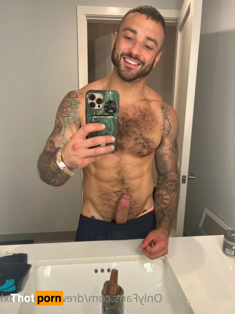 Drew Valentino (DrewcyFrOOtXL) 3825913