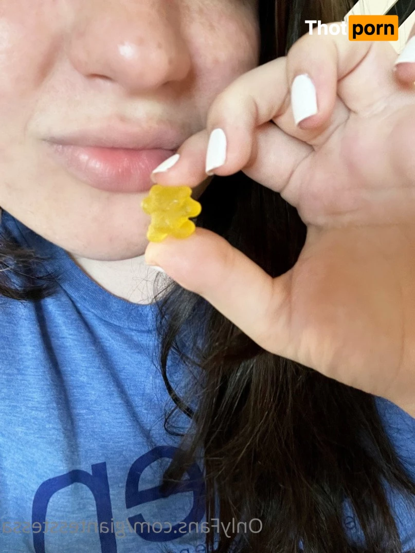 Tessa the Giant 2157679