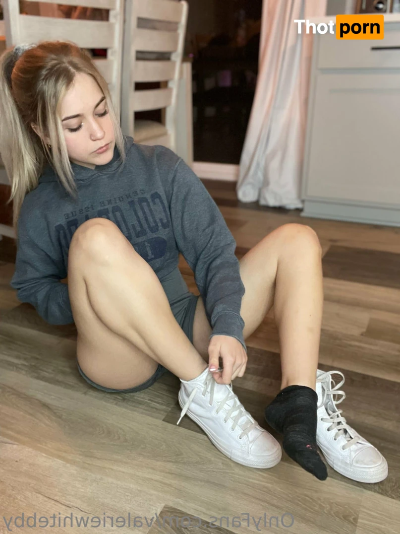 Valerie ✨ 12738668