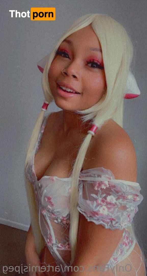 Artemis ✨ 15093587