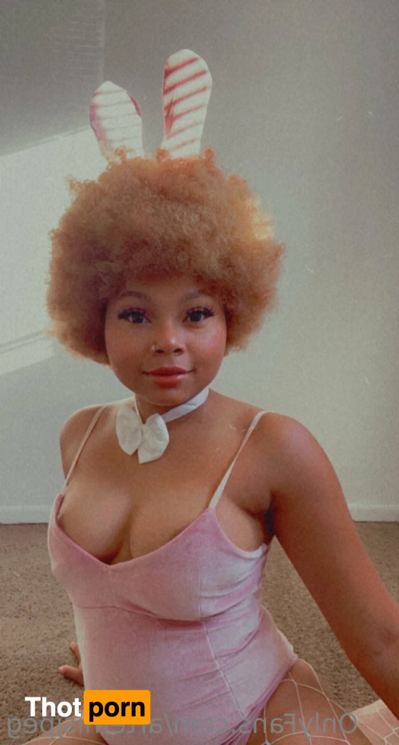 Artemis ✨ 15093810