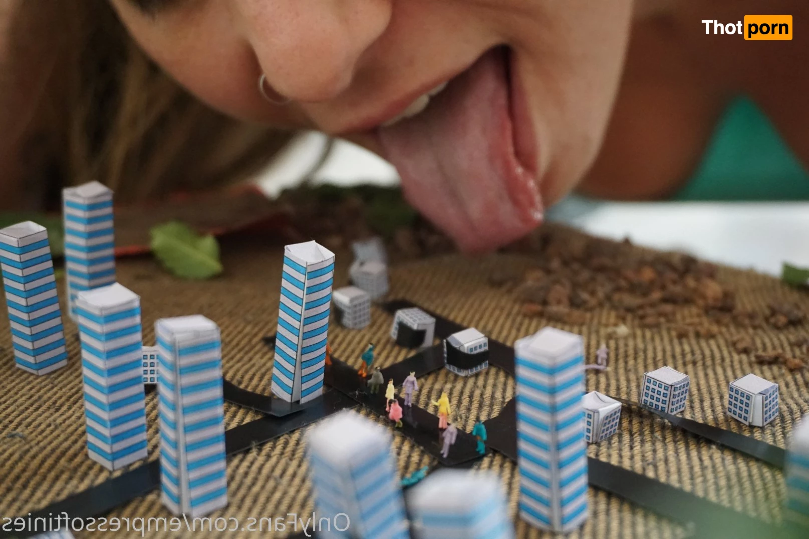 Empress Of Tinies 👄 2133594