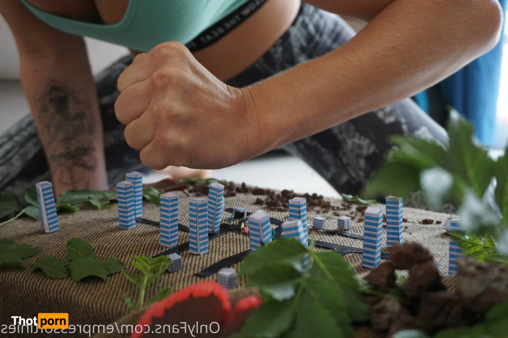 Empress Of Tinies 👄 2133606