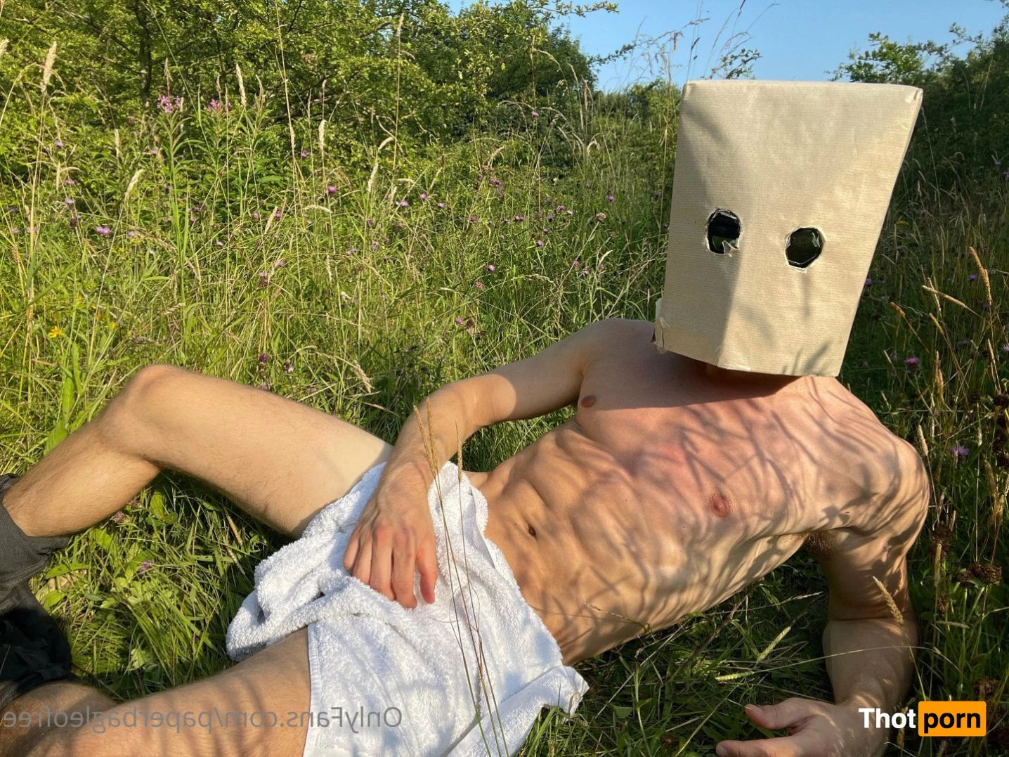 Paper Bag Leo ❕FREE❕ 2129260