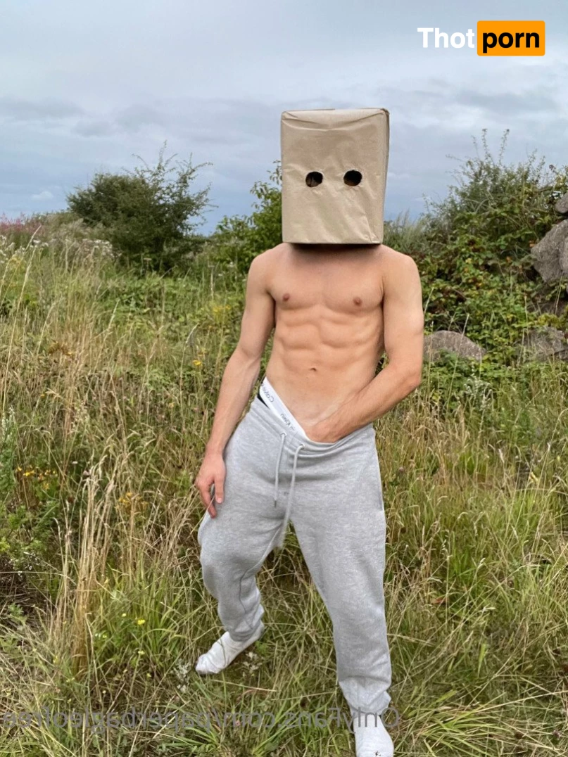 Paper Bag Leo ❕FREE❕ 2129339