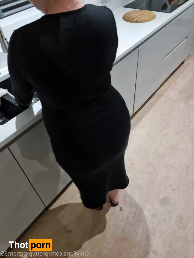 Pretty Pregnant 7620955