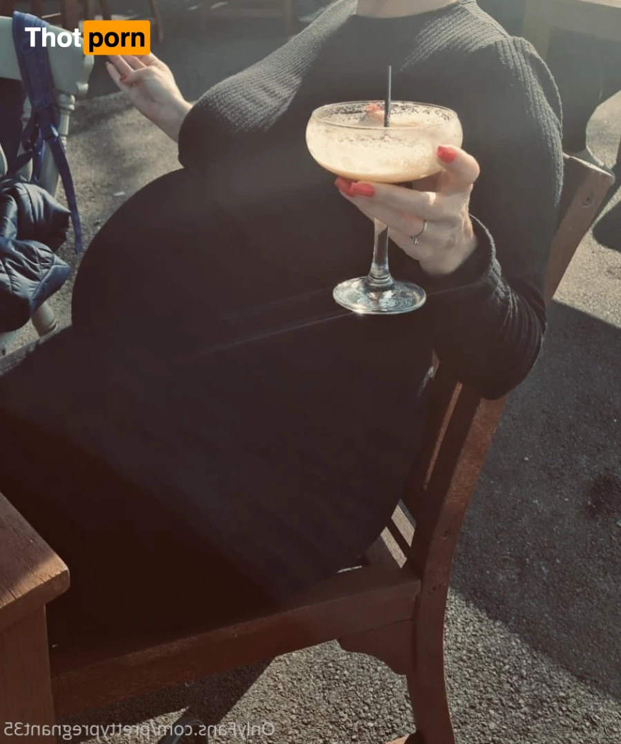 Pretty Pregnant 7621061