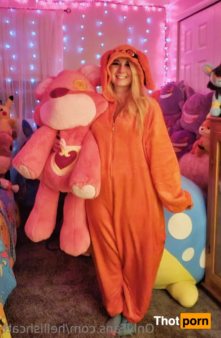 𝐇𝐞𝐥𝐥'𝐬 𝐅𝐚𝐯𝐨𝐫𝐢𝐭𝐞 𝐃𝐮𝐦𝐛𝐚𝐬𝐬 11841908