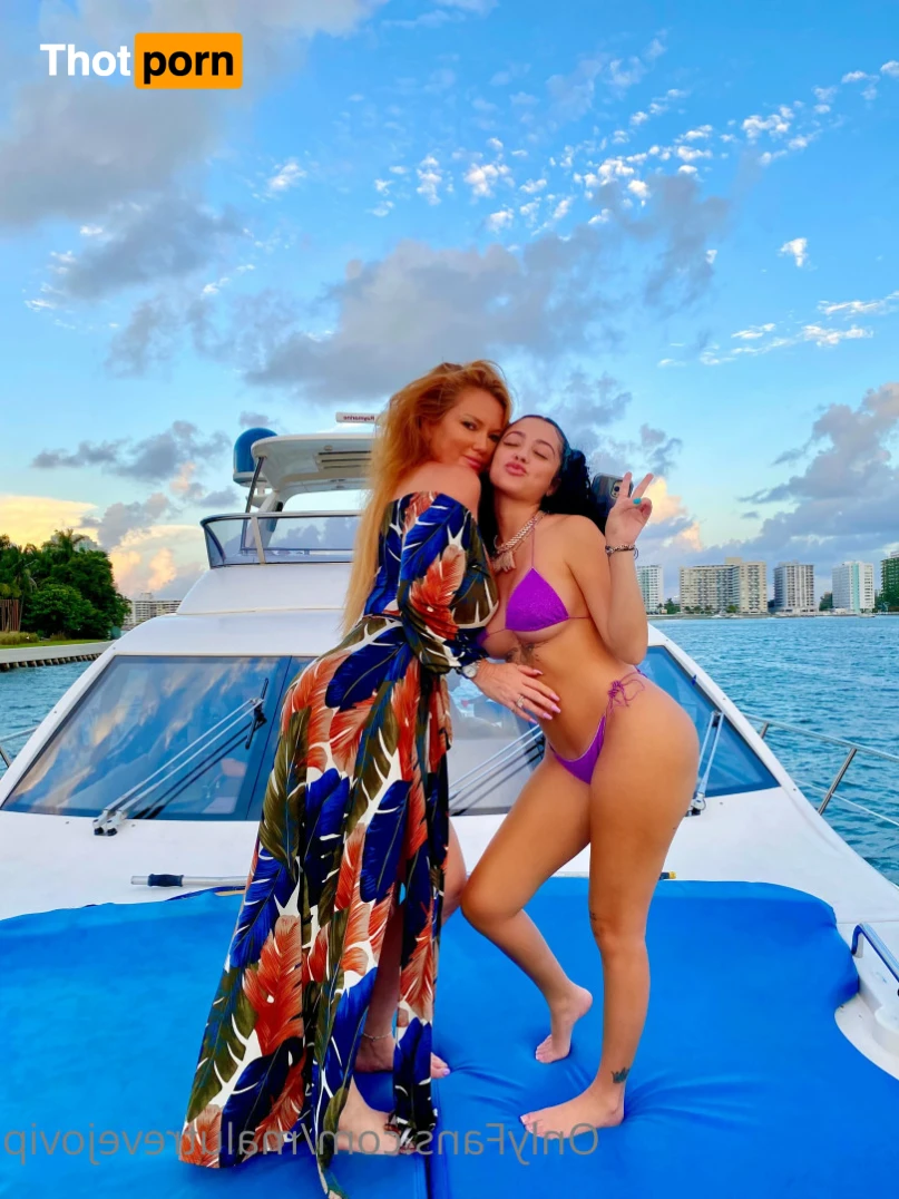 Malu Trevejo 11800062