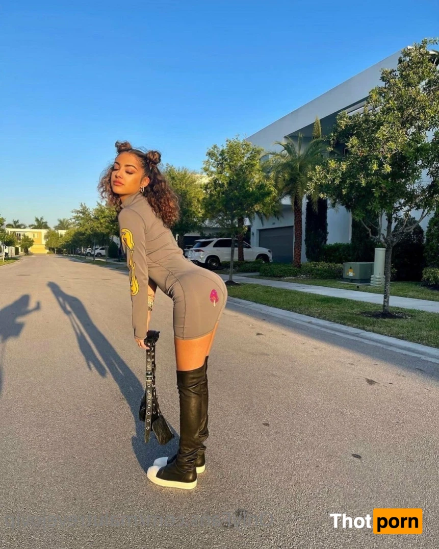 Malu Trevejo 11800511