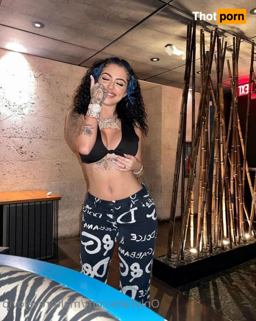 Malu Trevejo 11800520