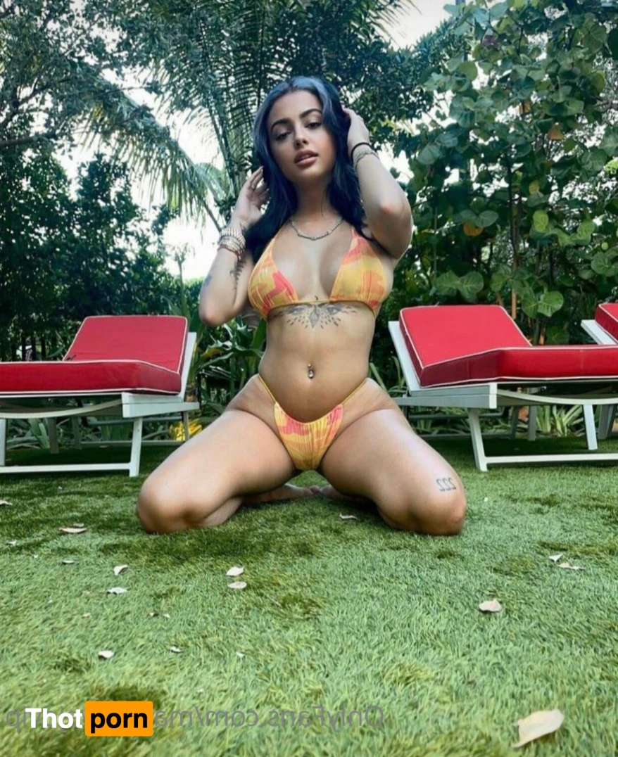 Malu Trevejo 11800710