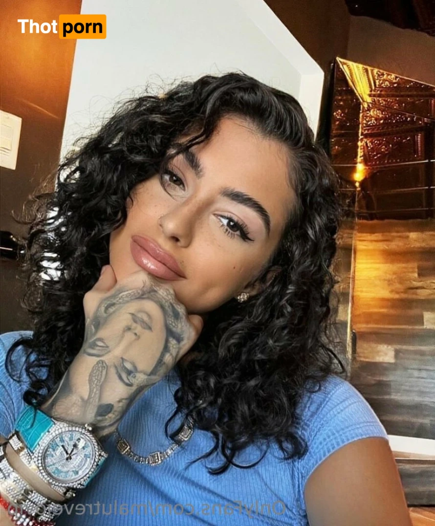Malu Trevejo 11801059