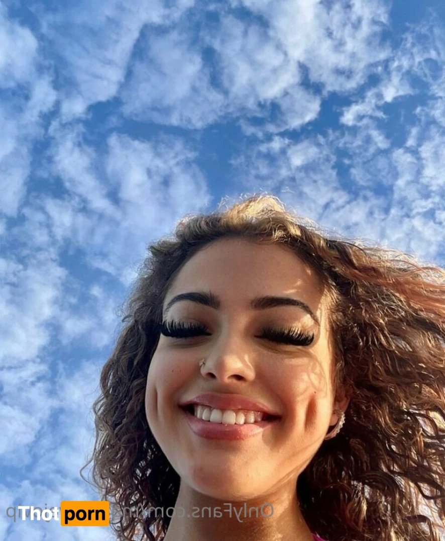 Malu Trevejo 11801575