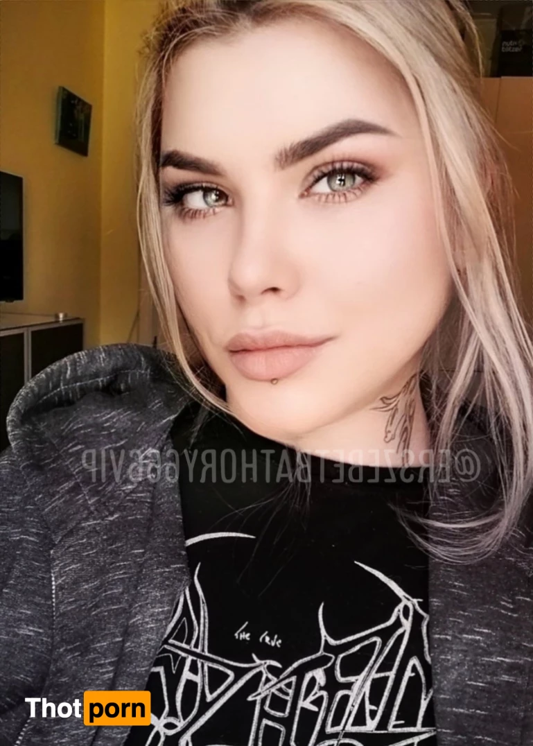 𝗕𝗮𝘁𝗵𝗼𝗿𝘆, 𝘁𝗵𝗲 𝗮𝗻𝗮𝗹 𝘄𝗵𝗼𝗿𝗲 6485513