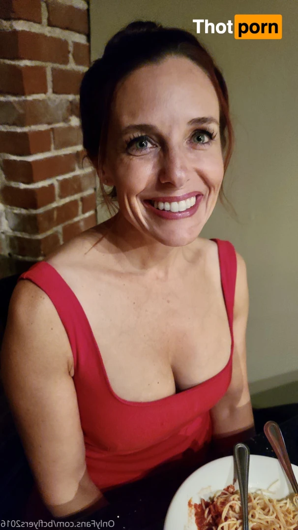 HotWifeInOk 14652329