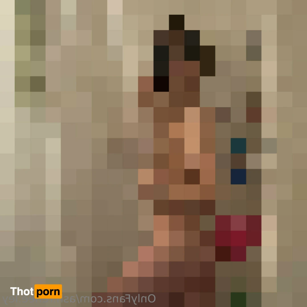 Ashley Renée 15087642