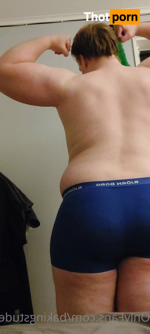 Baking Dadbod Student 2262059