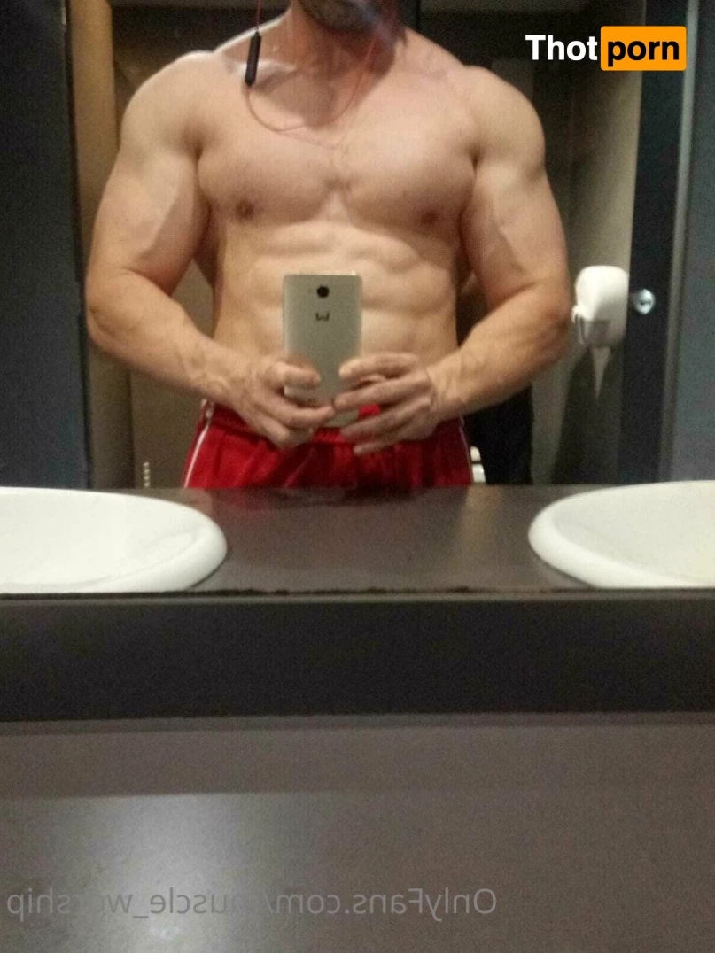 Muscle Worship 3778211
