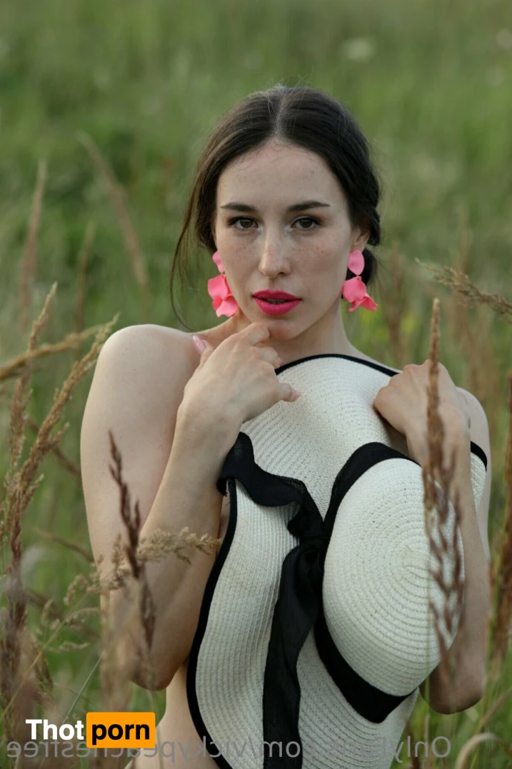 Vicky Peaches Free 11572843