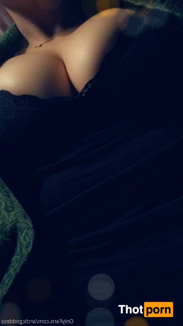 Arctic Goddess 4189604