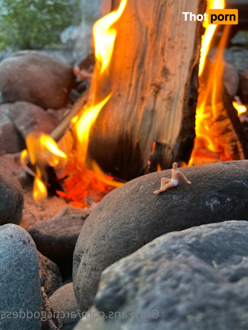 Arctic Goddess 4190277