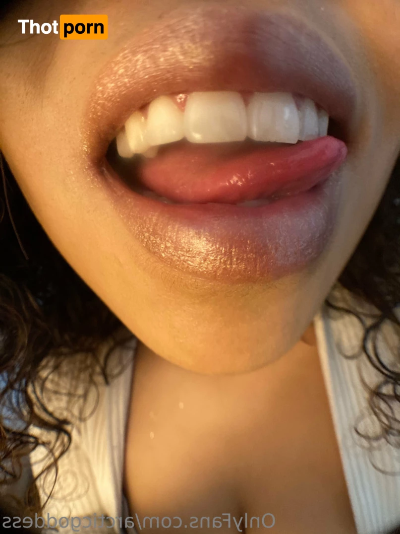 Arctic Goddess 9480791