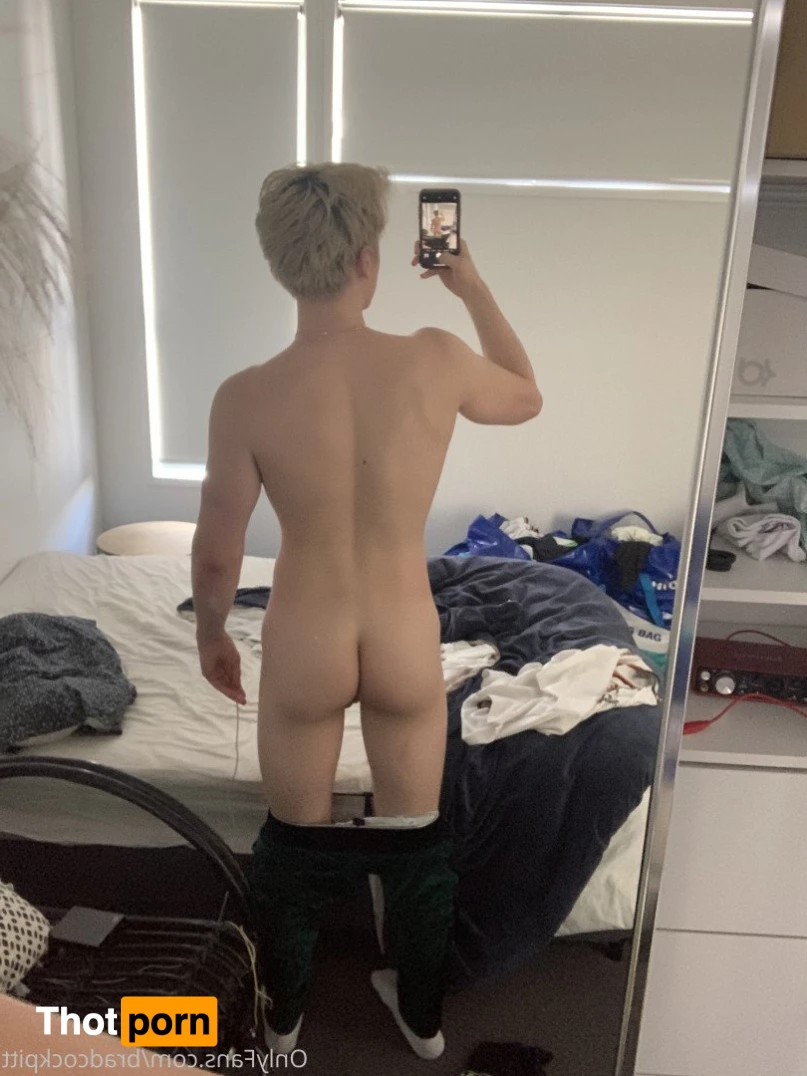 Brad Cockpitt 🚀 3724497