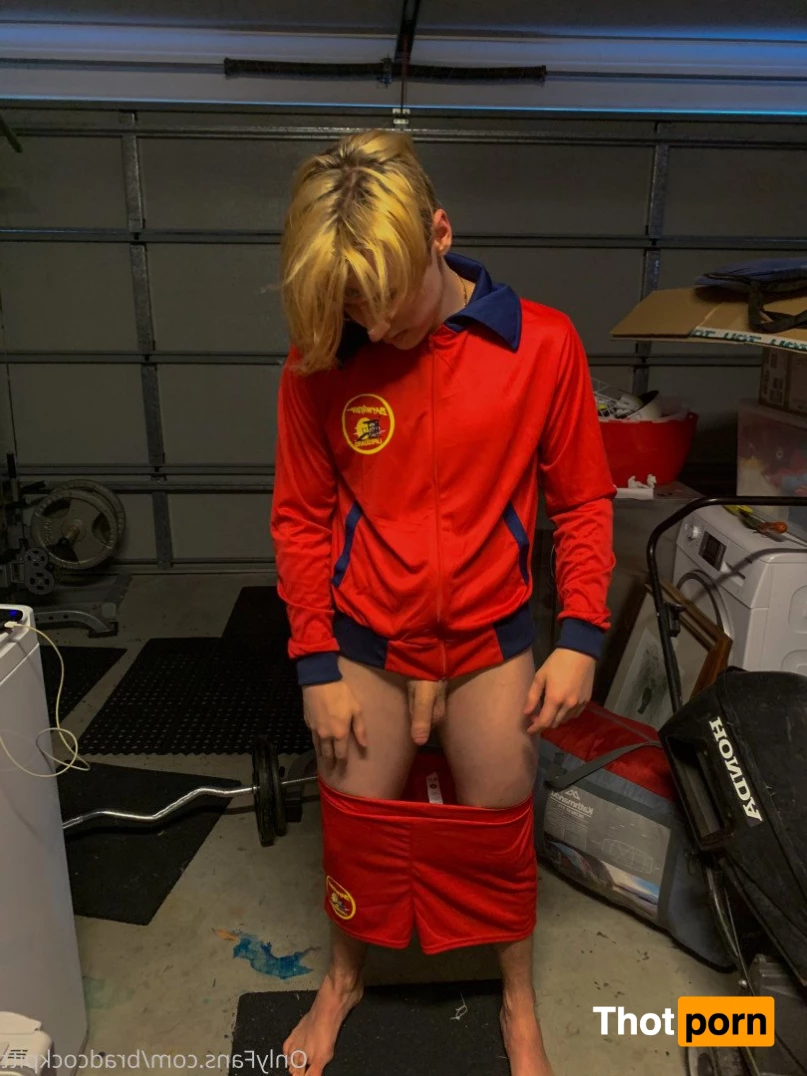 Brad Cockpitt 🚀 3725184