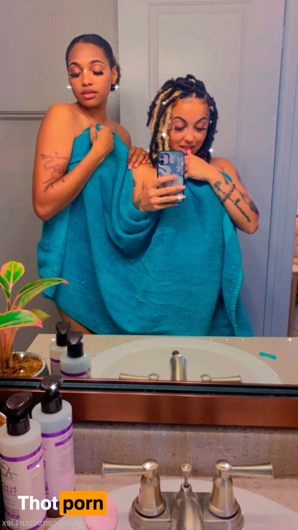 Court &amp; Lex 🌈 5932318