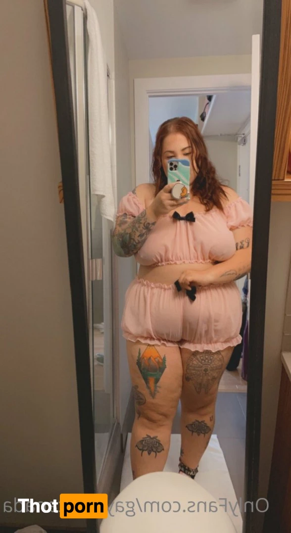 🍕𝒔𝒄𝒂𝒓𝒍𝒆𝒕 ♡ 𝑹𝒐𝒐𝒎𝒎𝒂𝒕𝒆𝒔 ♡ 2239111