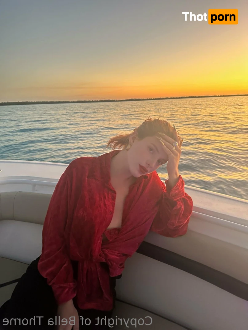 Bella Thorne 12945611