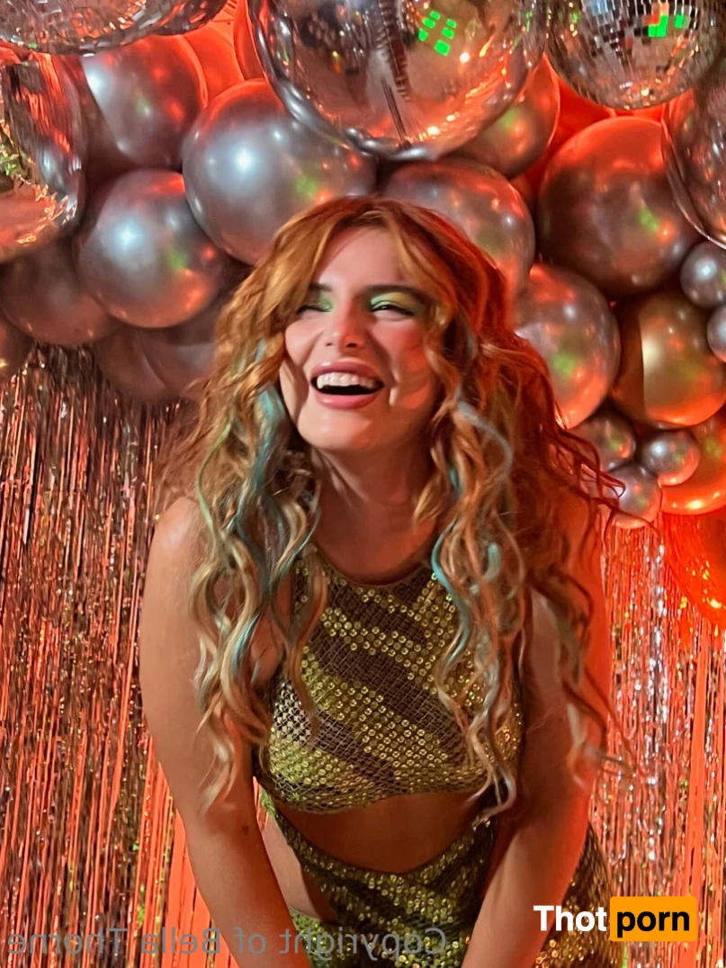 Bella Thorne 12949835