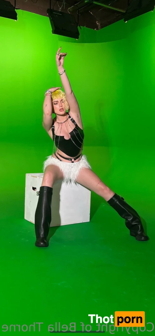 Bella Thorne 12955819