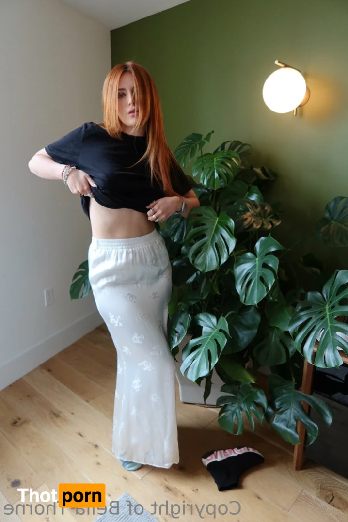 Bella Thorne 13420212