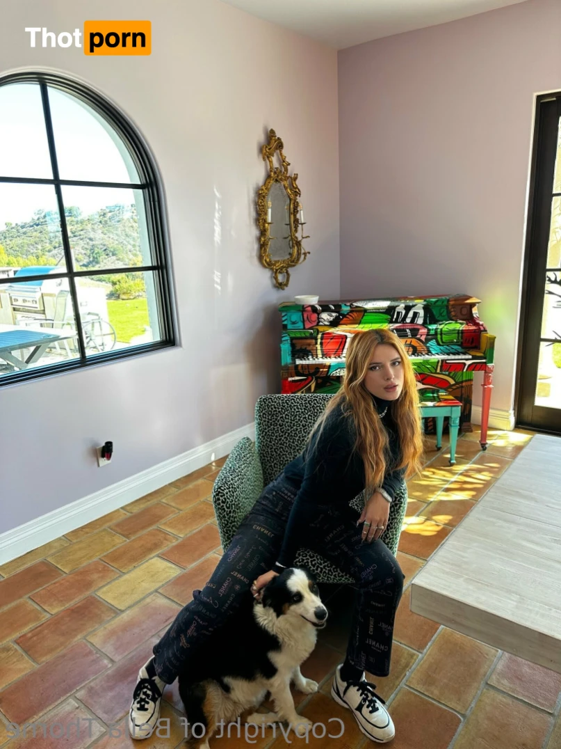 Bella Thorne 13420542