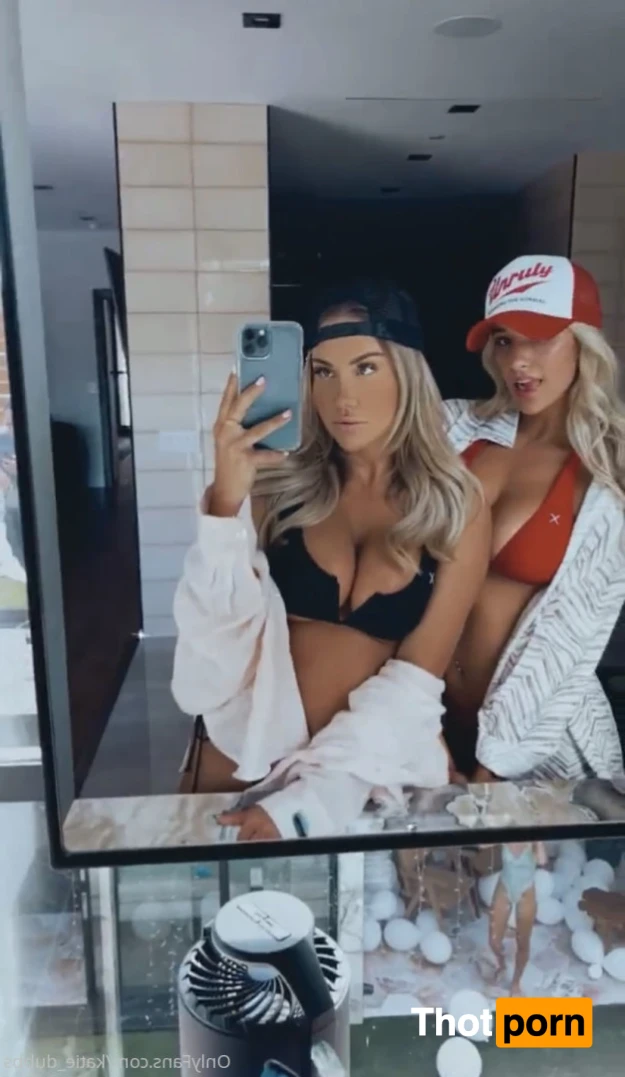 🍒KATIE🍒 14448017