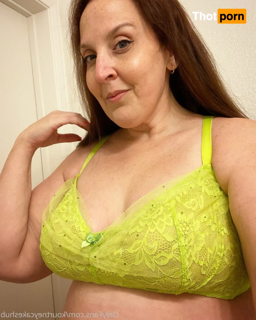 Kourtneycakeshub 3700201