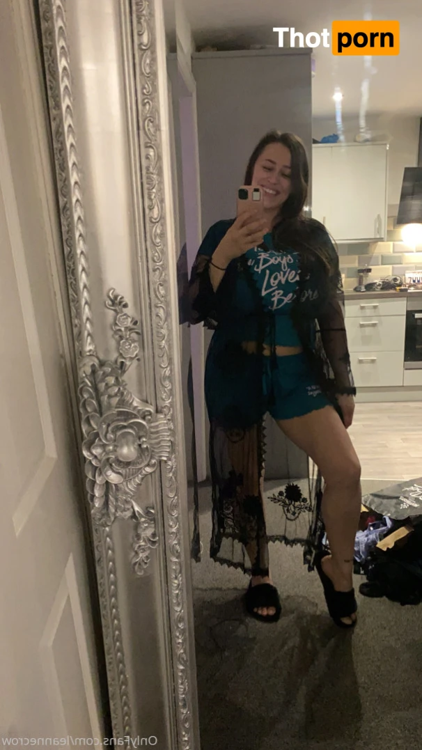 Leanne Crow 14426638