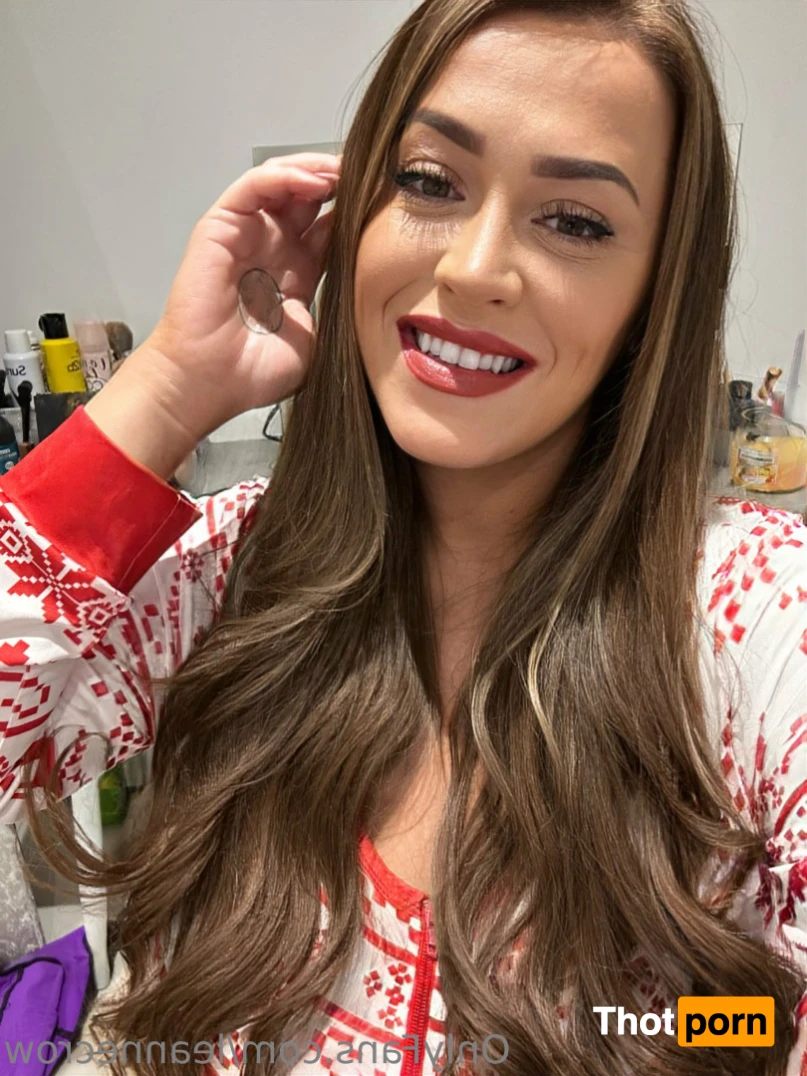 Leanne Crow 14427326