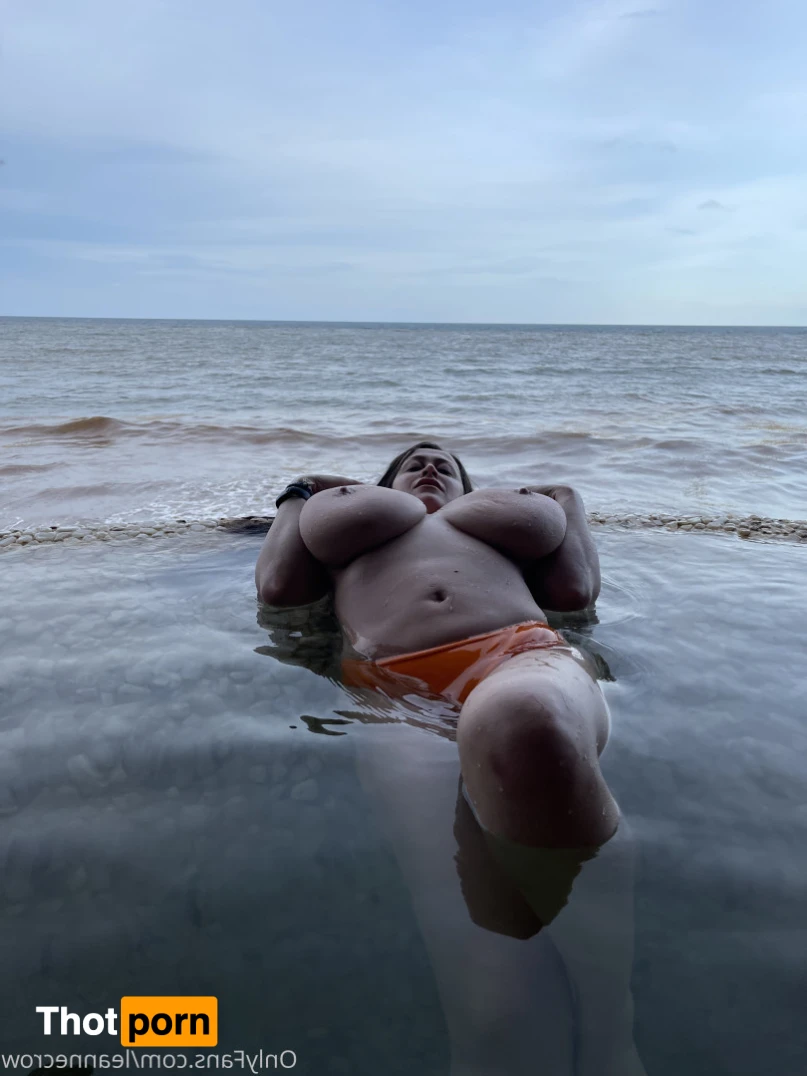 Leanne Crow 14427711