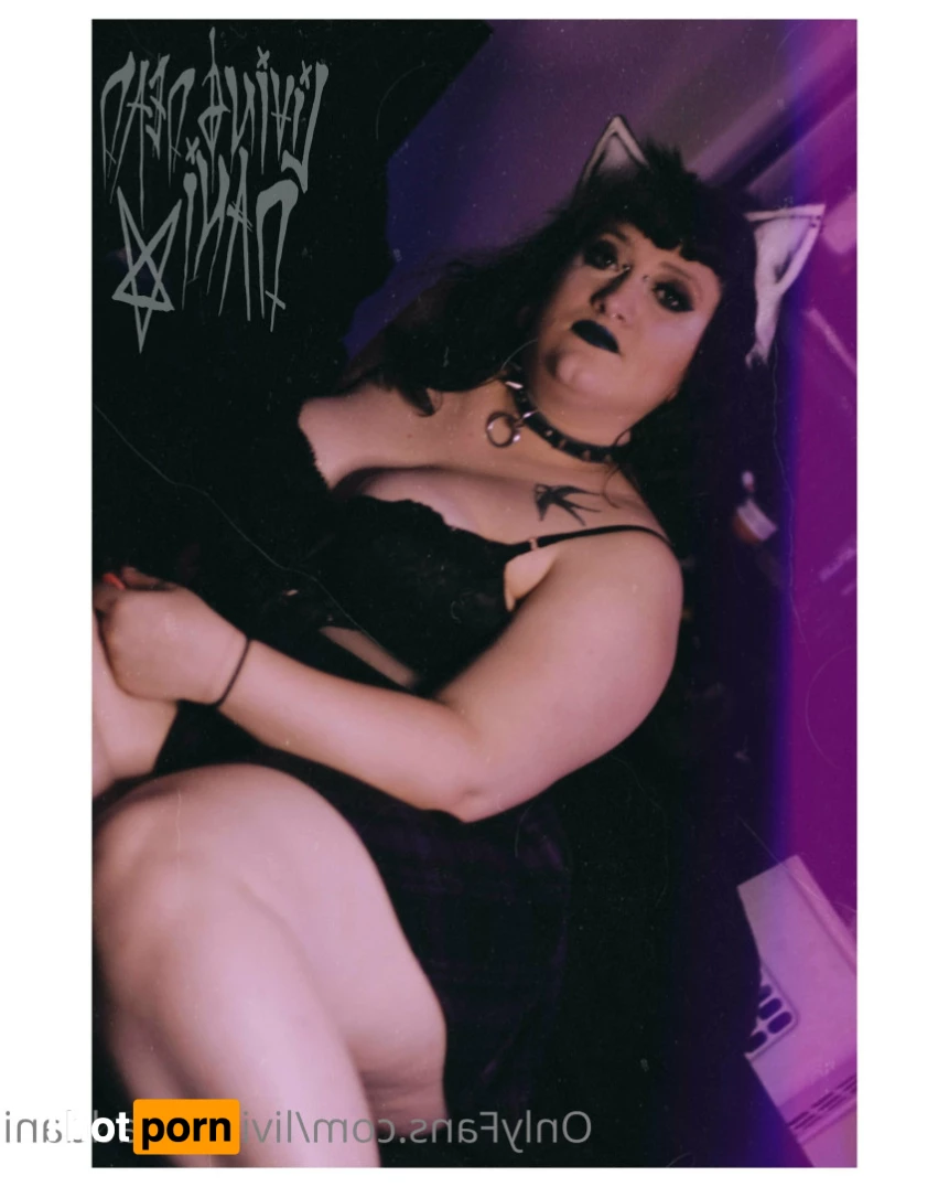 LivingDeadDani 6937830