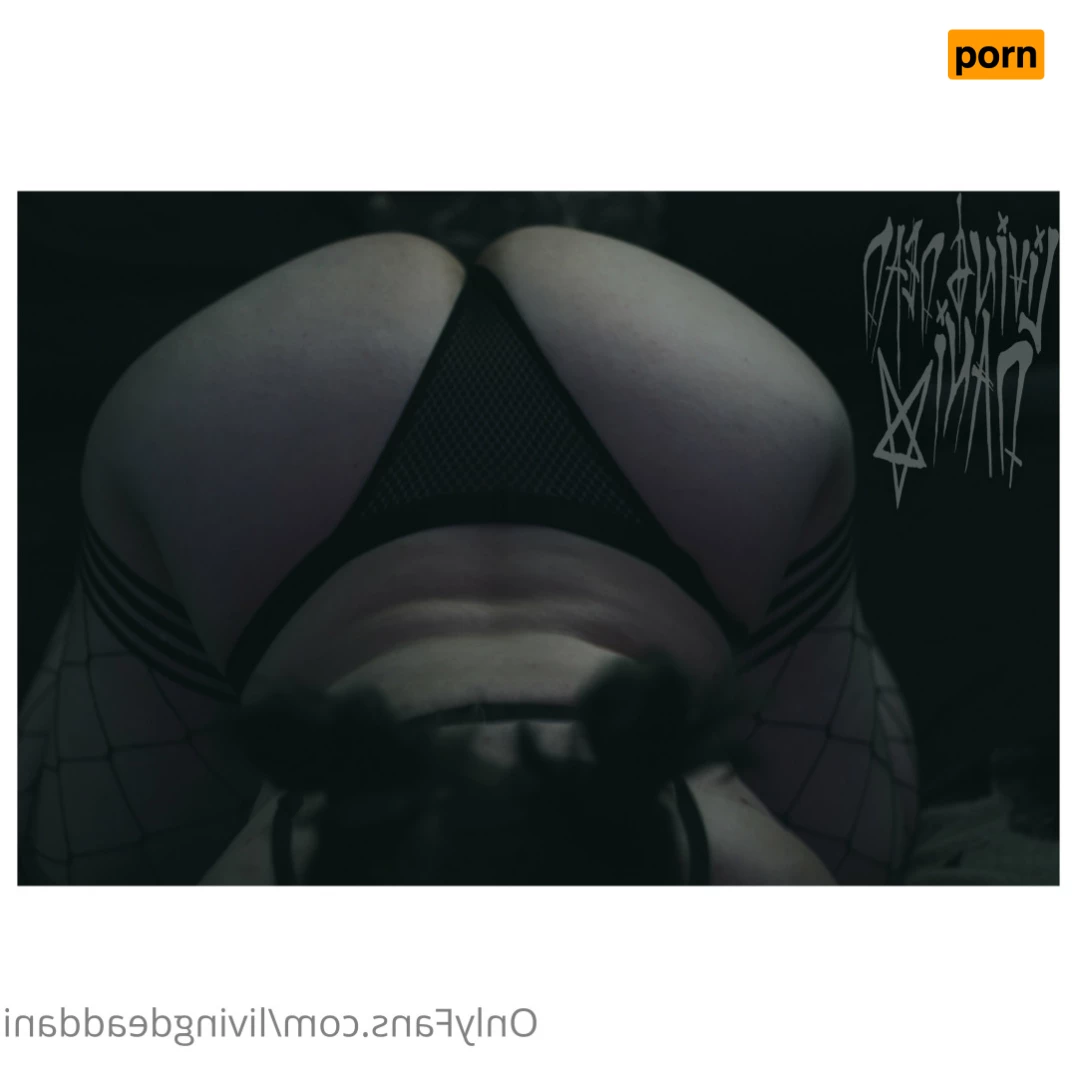 LivingDeadDani 6937874