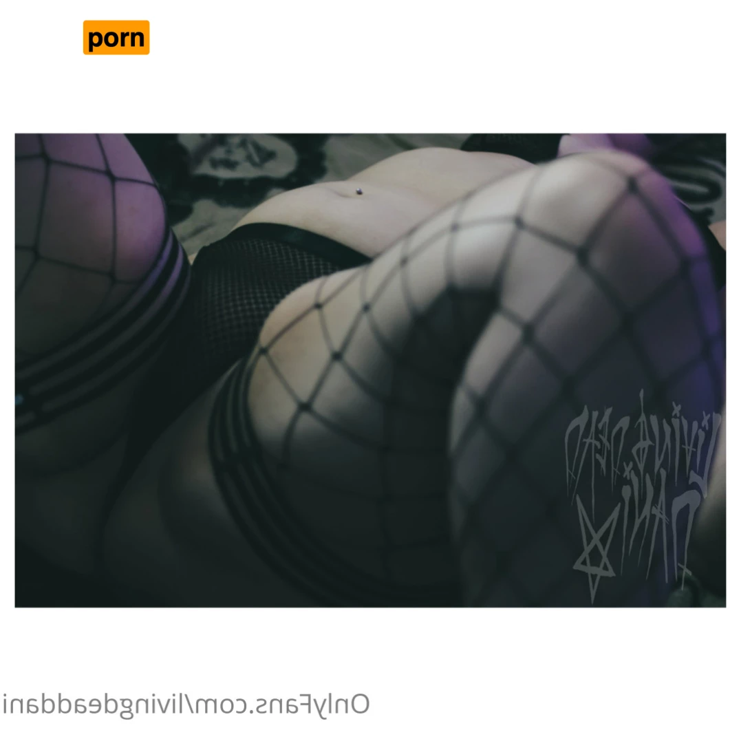 LivingDeadDani 6937952