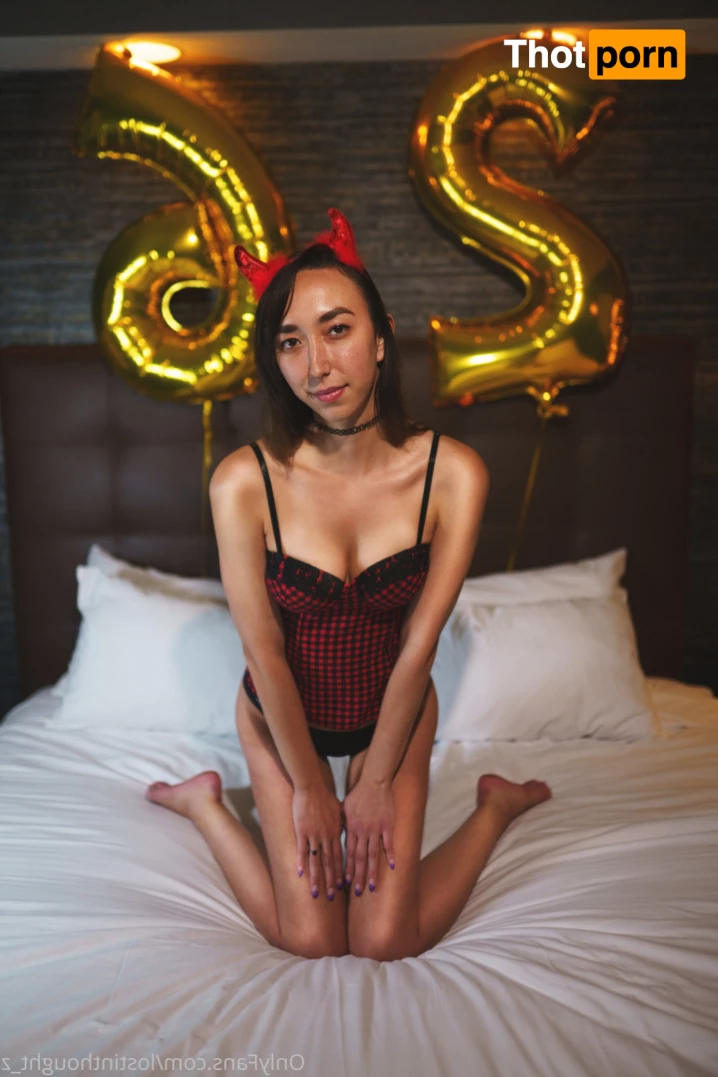 Lost In Thoughts 9469567