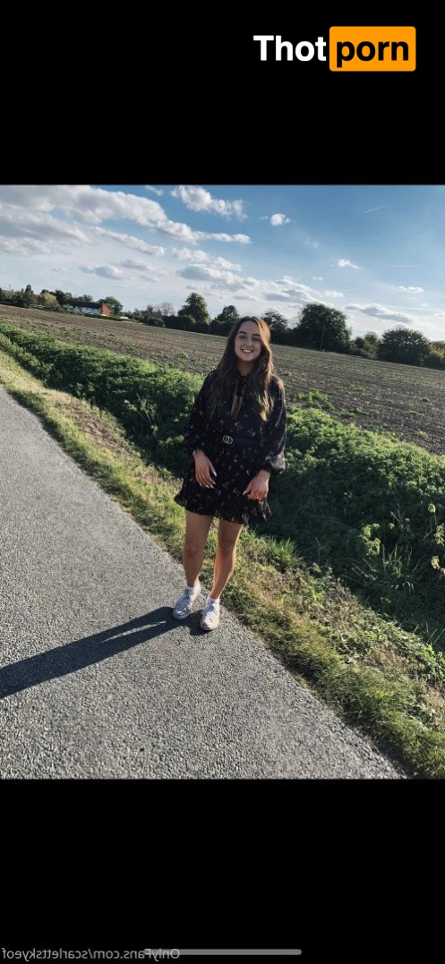 Scarlett 🧘🏻‍♀️ tiny🐱 3734098