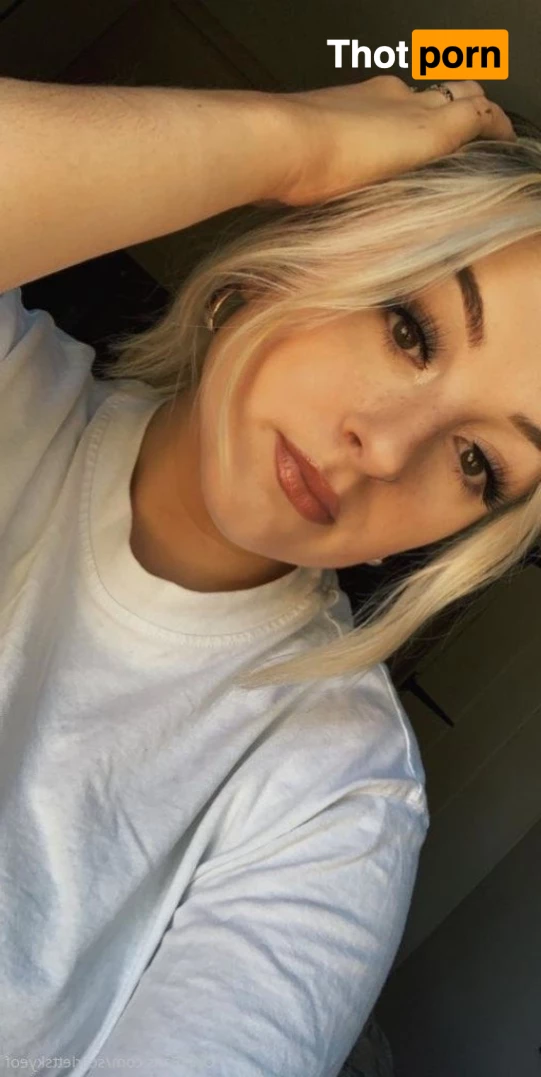 Scarlett 🧘🏻‍♀️ tiny🐱 3736204