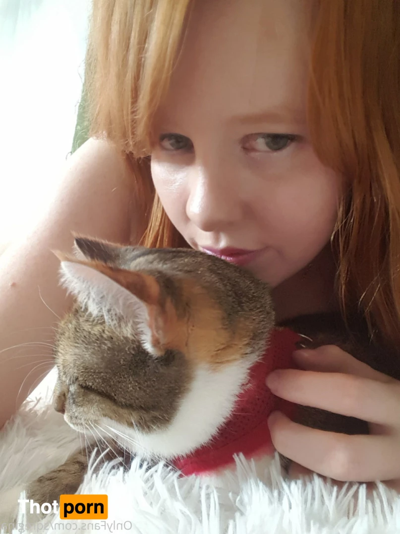 Sleeping Queen Regina Cosplay 6245837