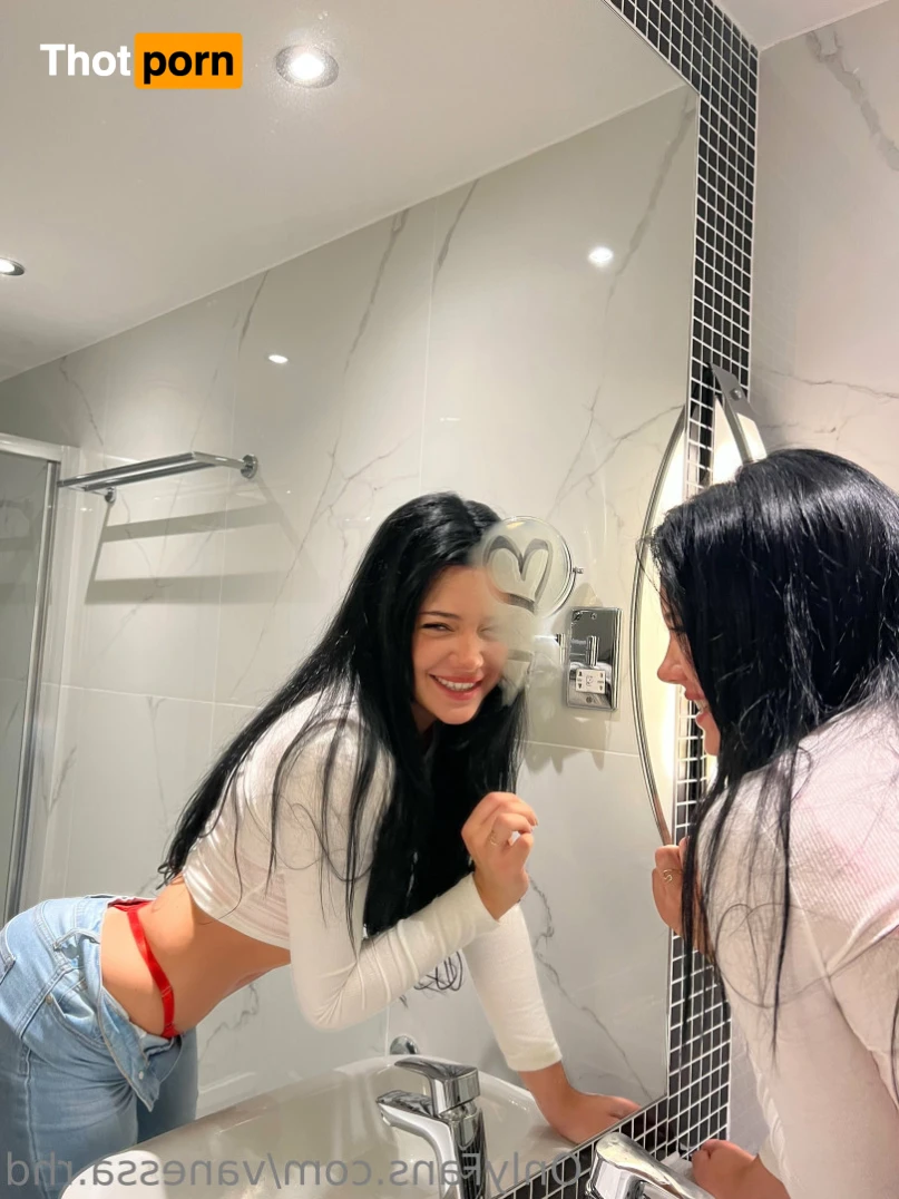 Vanessa 🦋 11271518