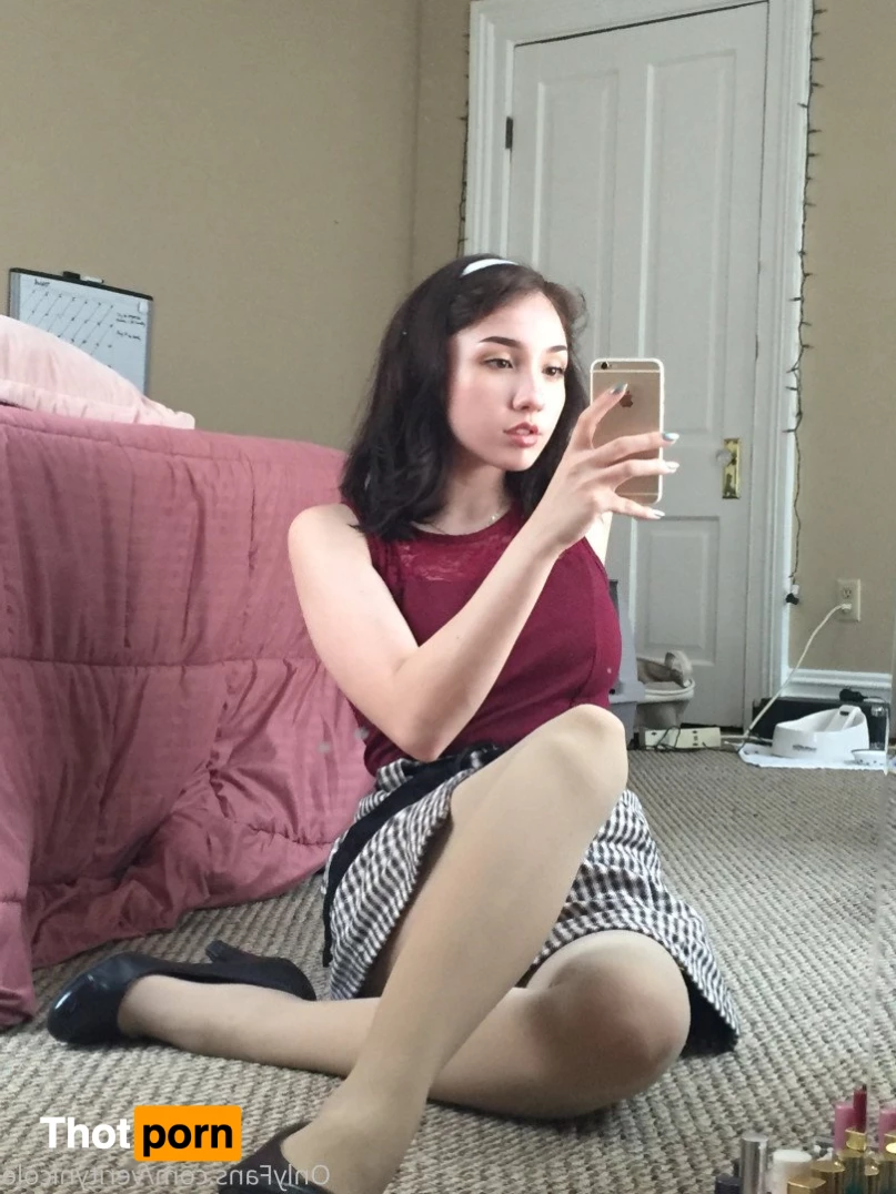 verity nicole 3787378